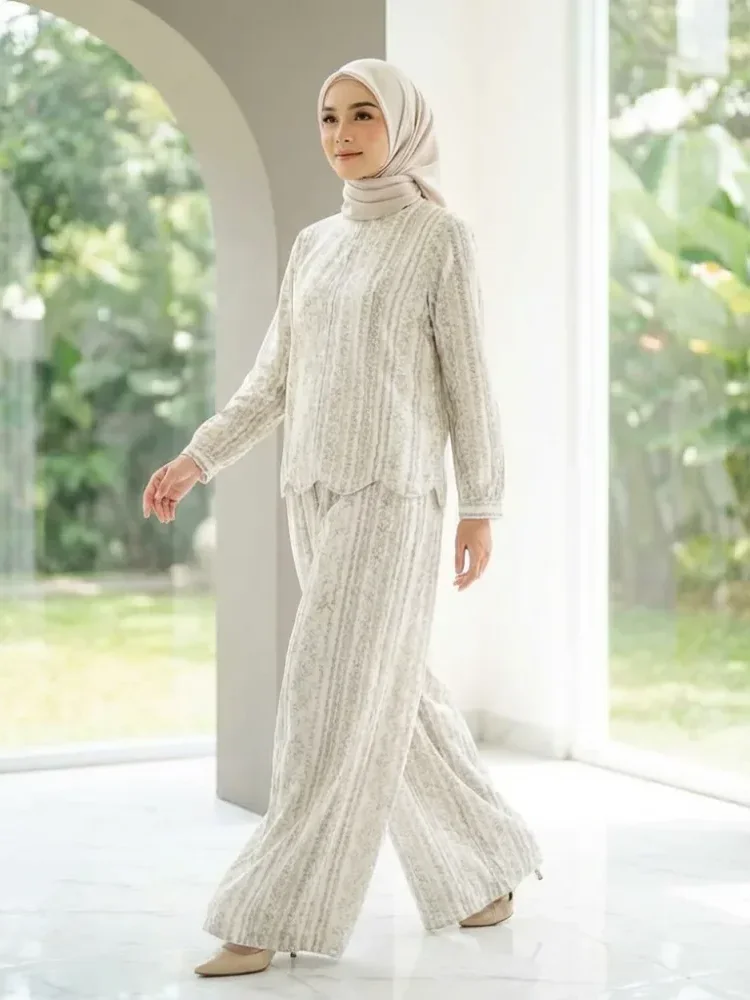 [NEW]ASAYA Atasan lengan panjang dengan desain hem tidak beraturan, set dua potong modis, dilengkapi pola cetakan unik, celana panjang trendy