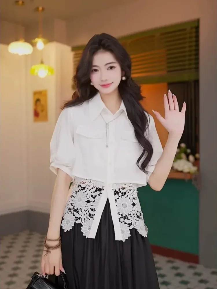 [NEW]CHICMORE Atasan wanita chic kombinasi kemeja dan aksen bunga gaya korea