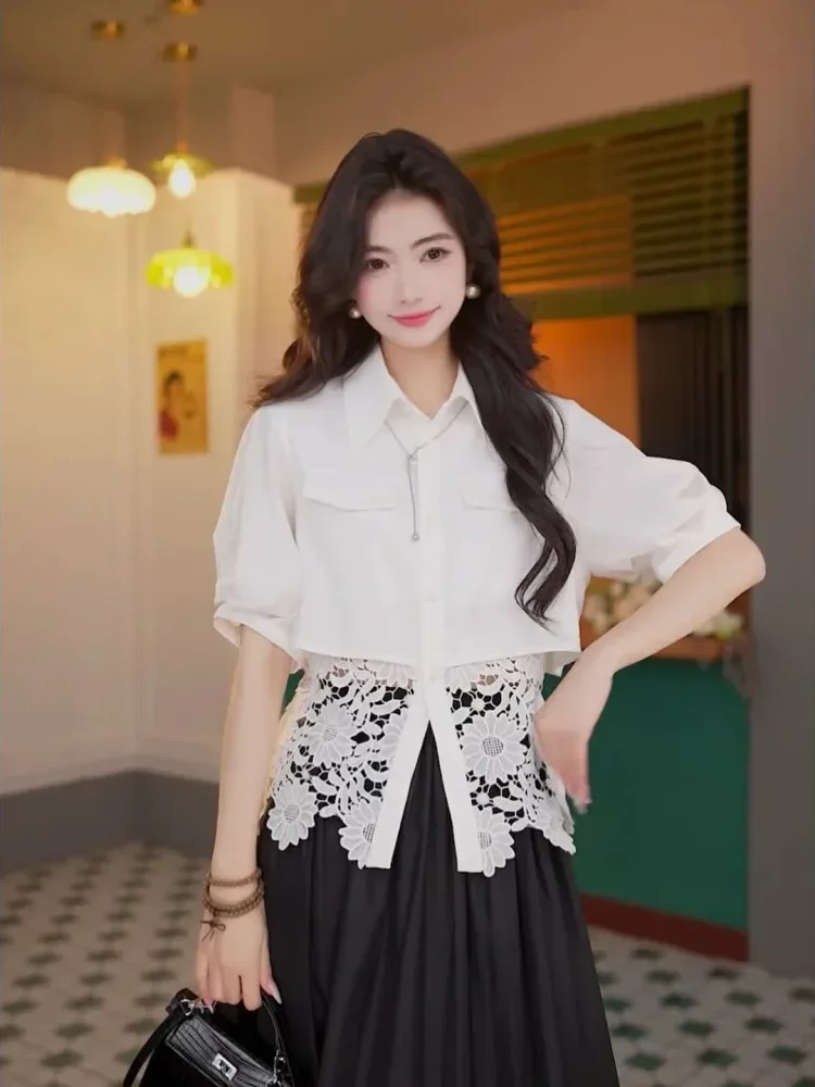 [NEW]CHICMORE Atasan wanita chic kombinasi kemeja dan aksen bunga gaya korea