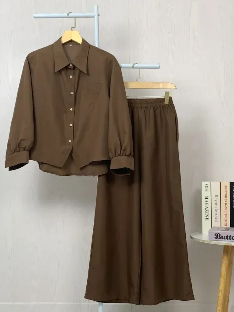 ASAYA Setelan dua potong atasan dan celana longgar aneka warna yang stylish.