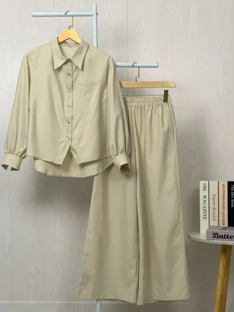 ASAYA Setelan dua potong atasan dan celana longgar aneka warna yang stylish.