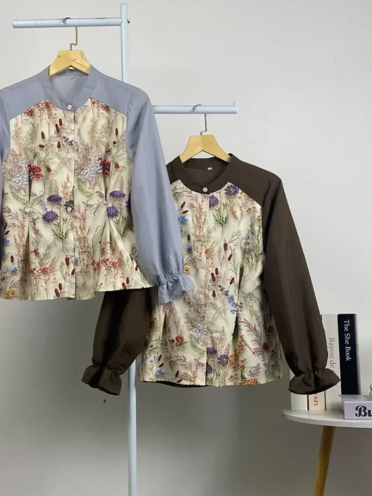 ASAYA Kemeja baru dengan motif tumbuhan retro, campuran warna, dan pinggang yang disempitkan
