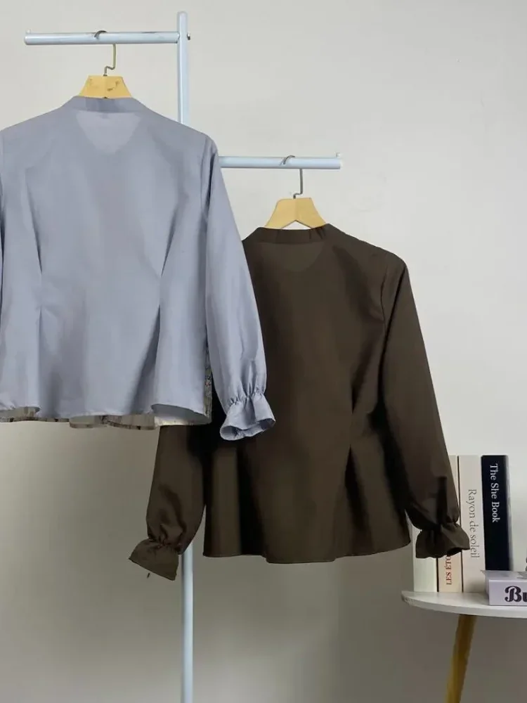 ASAYA Kemeja baru dengan motif tumbuhan retro, campuran warna, dan pinggang yang disempitkan