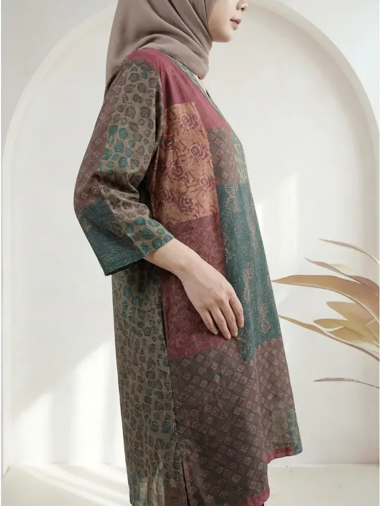 ASAYA Atasan blus motif retro dengan model longgar dan leher berbentuk v