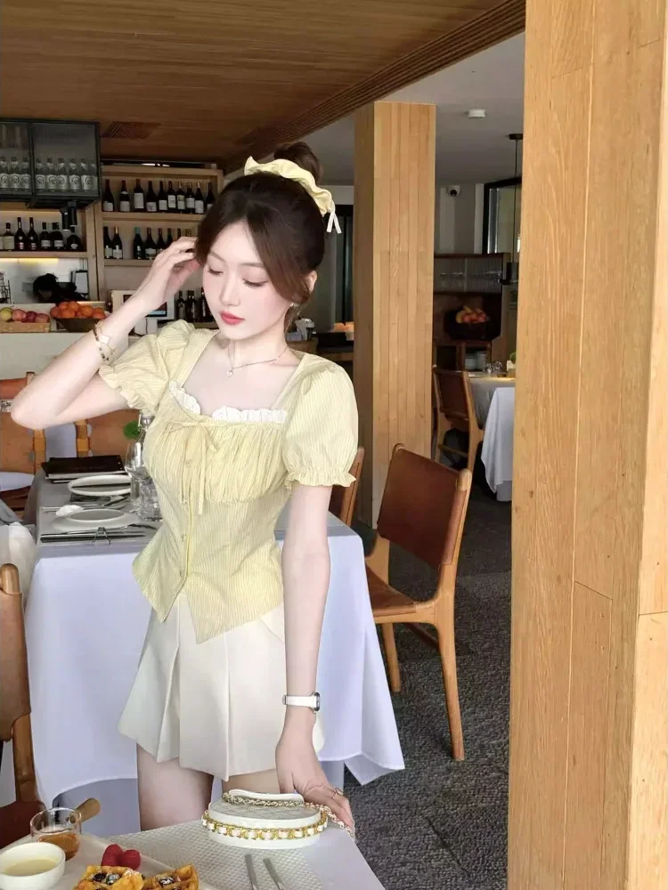 CHICMORE Atasan lengan pendek puff model leher persegi berenda dengan motif garis-garis