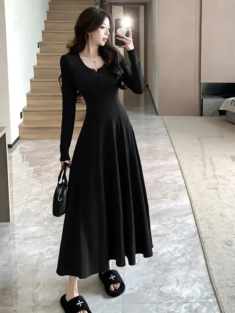 [DISKON KILAT]CHICMORE Gaun wanita kelas atas hitam berlipat dengan lengan panjang dan kerah v-neck