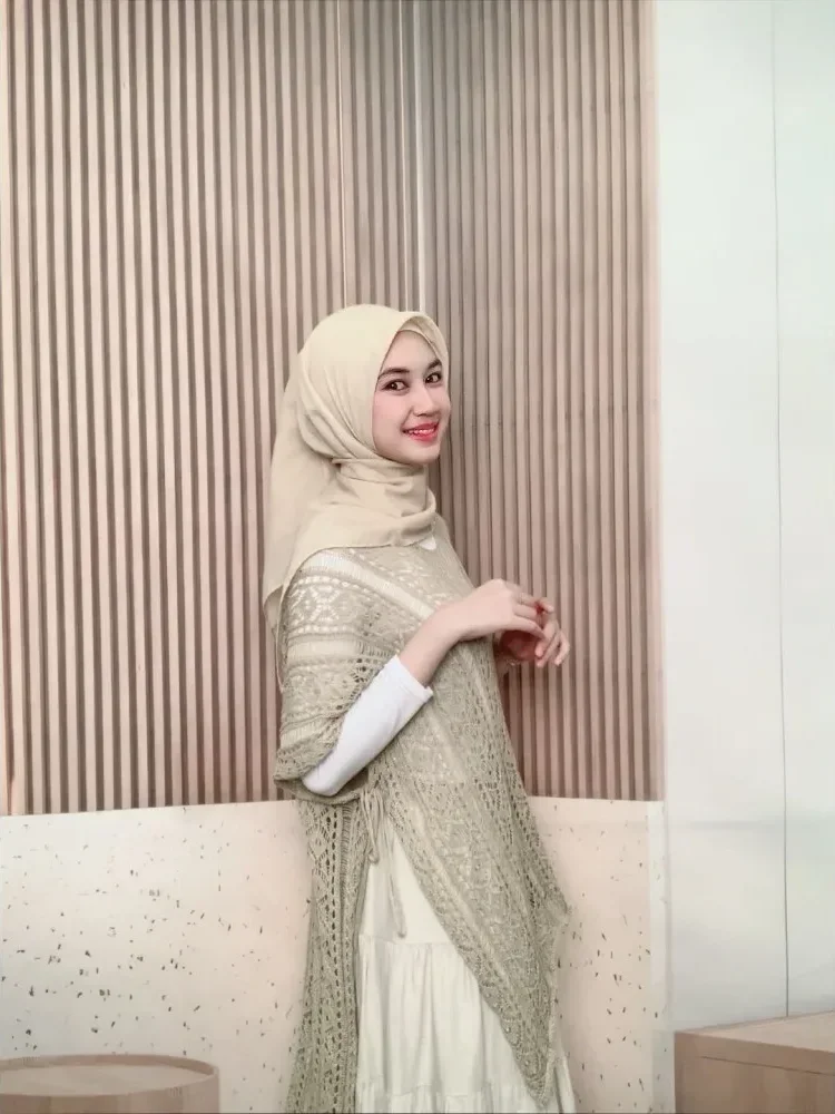 [NEW]CHICMORE Atasan sweter wanita lengan pendek berongga kerah v desain tipis atasan blus longgar chic unik musim semi