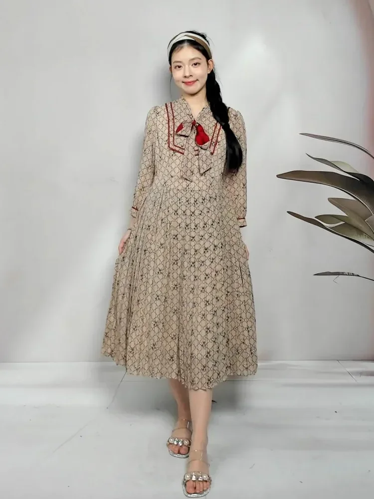 [DISKON KILAT]FADFAD Gaun gaya retro dengan lengan panjang terdapat kancing hidup bagian dada dan pita bagian leher