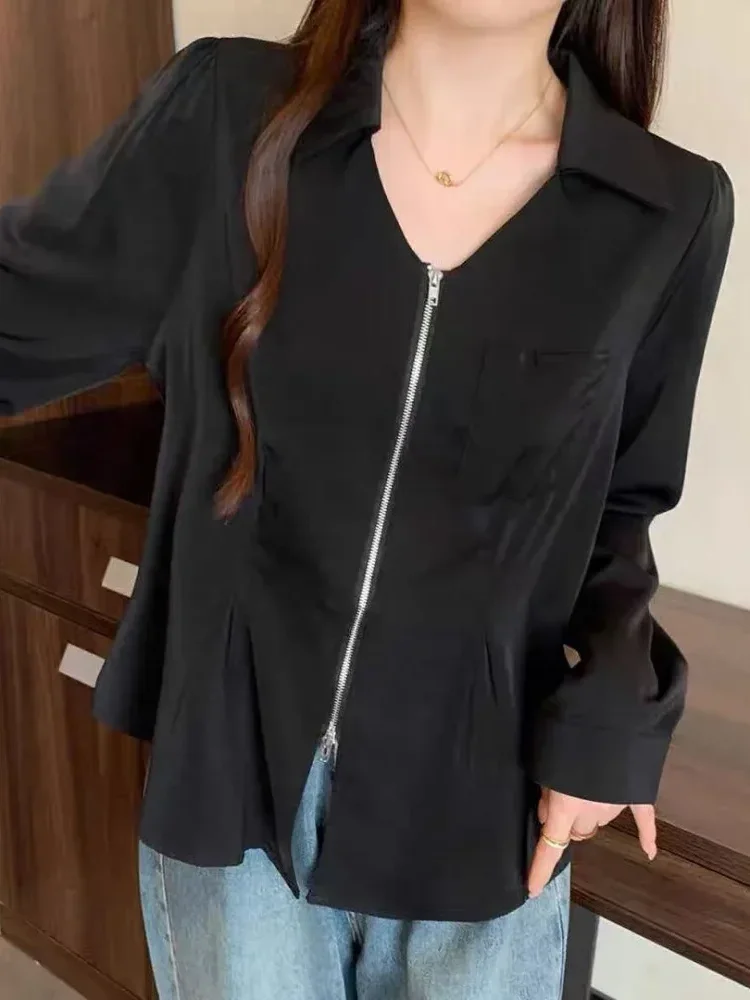 FADFAD Atasan lengan panjang dengan kerah v neck dan terdapat resleting depan