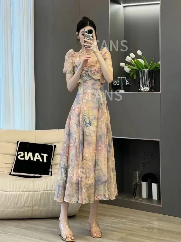 [DISKON KILAT]FADFAD A square neck dress with a romantic print