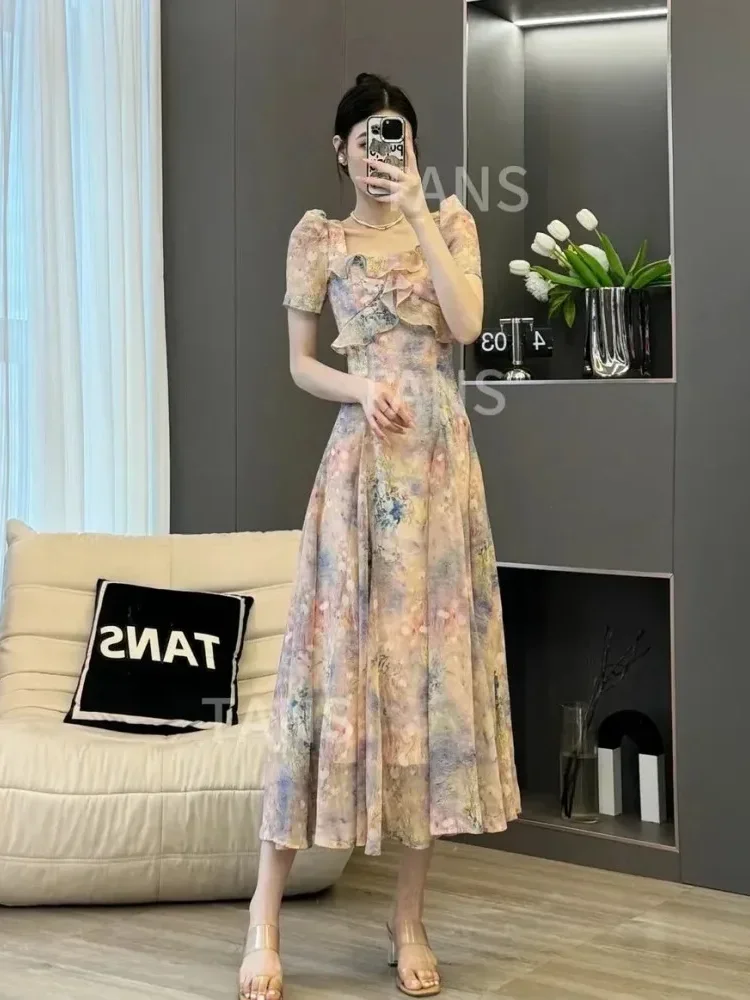 [DISKON KILAT]FADFAD A square neck dress with a romantic print