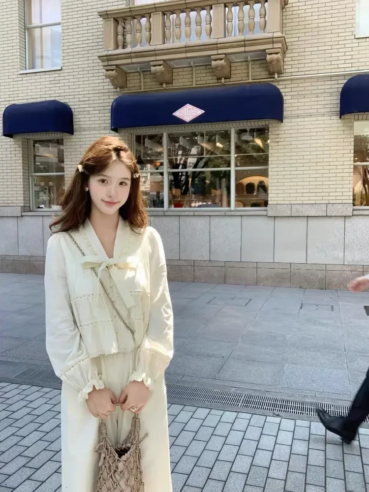 CHICMORE Atasan kemeja korean style kerah v model ruffle baru