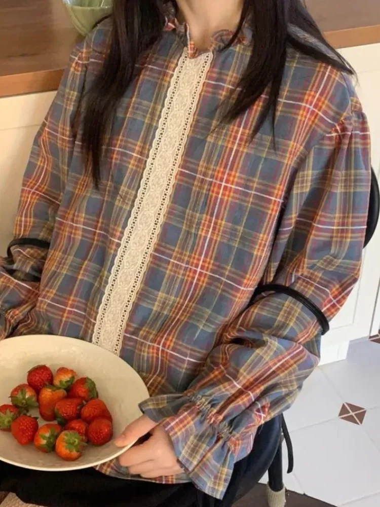 CHICMORE Atasan kemeja lengan panjang model kerah ruffle dan motif kotak kotak