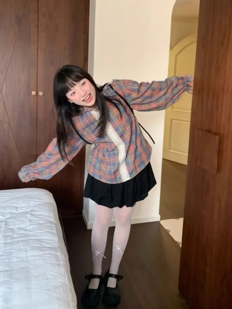 CHICMORE Atasan kemeja lengan panjang model kerah ruffle dan motif kotak kotak