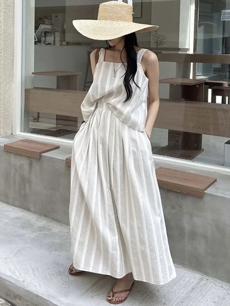 CHICMORE Setelan dua potong dengan motif garis dan tali suspender + celana panjang kaki lebar