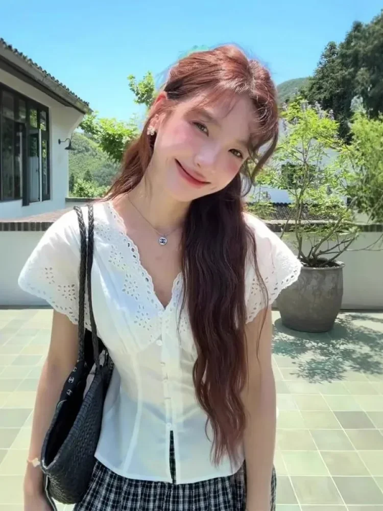 [READY STOCK]CHICMORE Atasan kemeja berongga v-neck lengan terbang untuk wanita