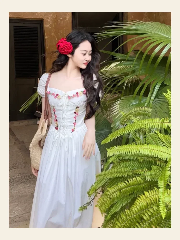 CHICMORE Gaun serut putih gaya retro bermotif untuk wanita trendi