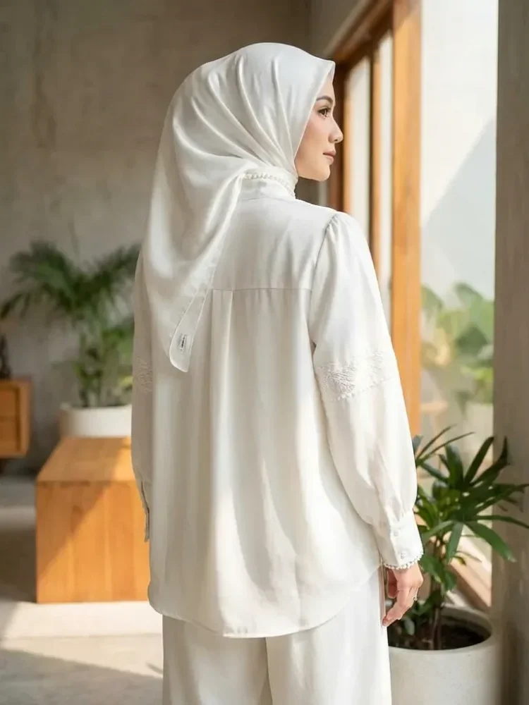 CHICMORE Setelan lengan panjang baru, atasan solid dipadukan dengan hiasan renda, celana panjang solid yang longgar