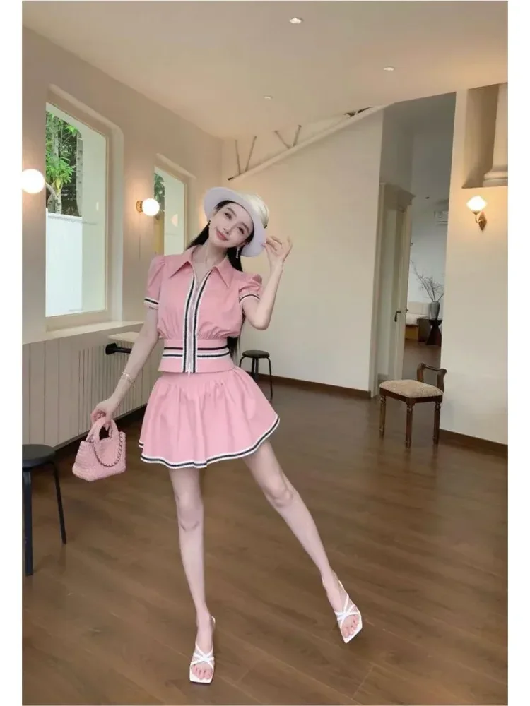 CHICMORE Atasan kemeja gaya korean dengan ritsleting cantik dan lengan puff pendek untuk wanita（only tops）