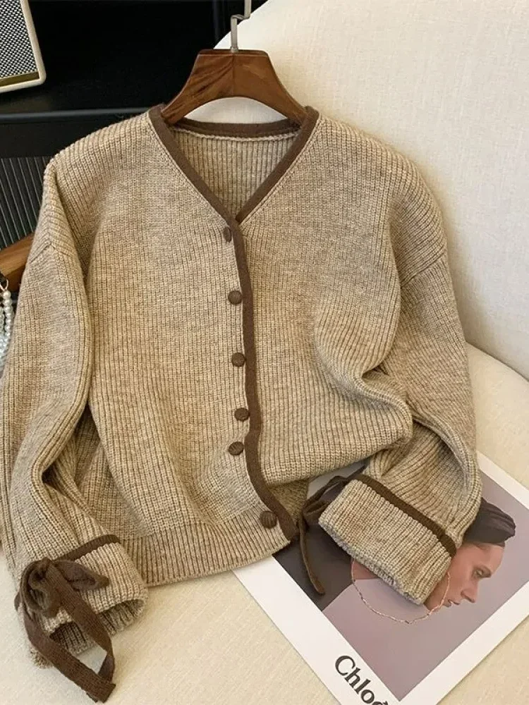 [DISKON KILAT]CHICMORE Atasan leher v-neck kardigan ramping lengan panjang untuk wanita