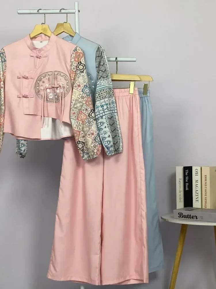 CHICMORE Kemeja lengan panjang dengan aksen bordir, kancing tangan, dipadukan dengan celana lebar polos