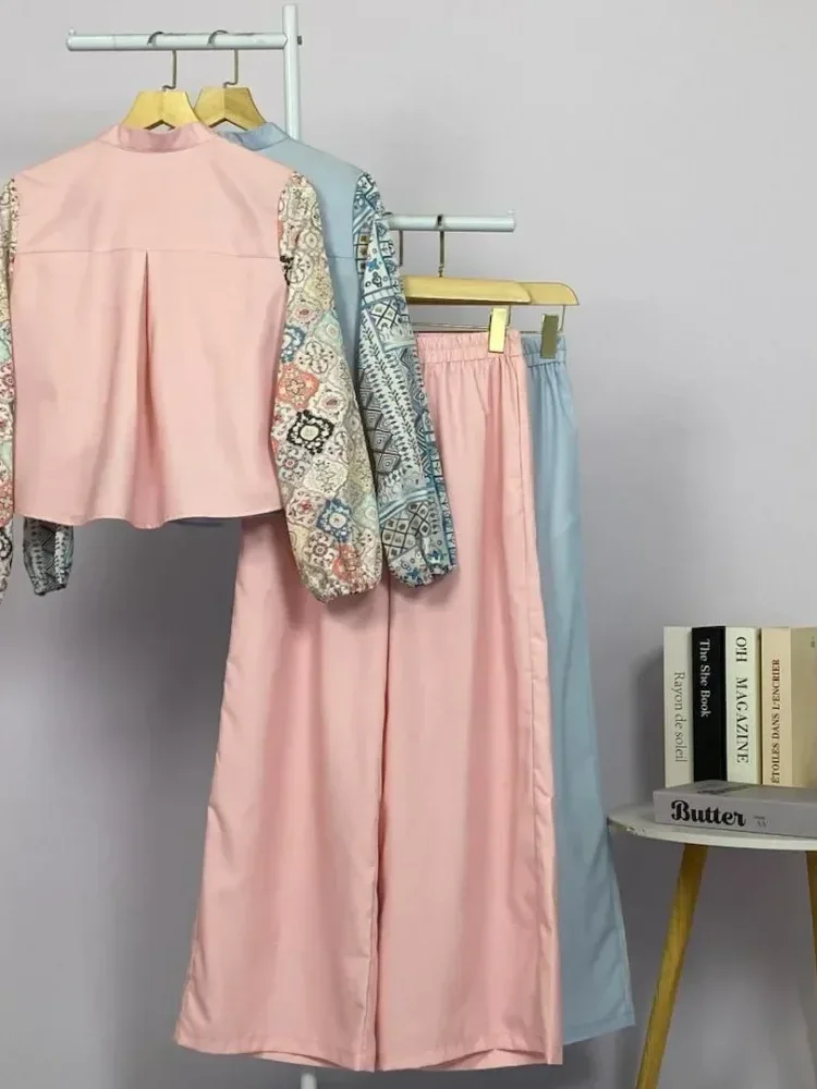 CHICMORE Kemeja lengan panjang dengan aksen bordir, kancing tangan, dipadukan dengan celana lebar polos