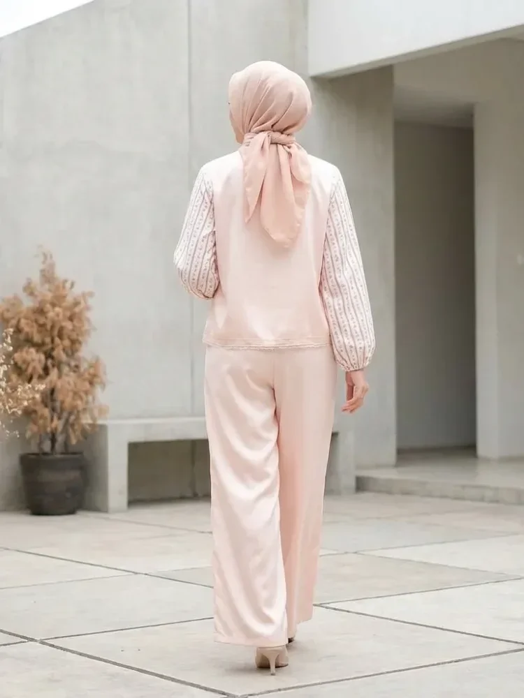 [DISKON KILAT]CHICMORE Atasan lengan panjang warna polos dengan bordir bunga peri, renda, dikombinasikan dengan cetakan bunga dan dipadukan dengan celana panjang kaki lebar