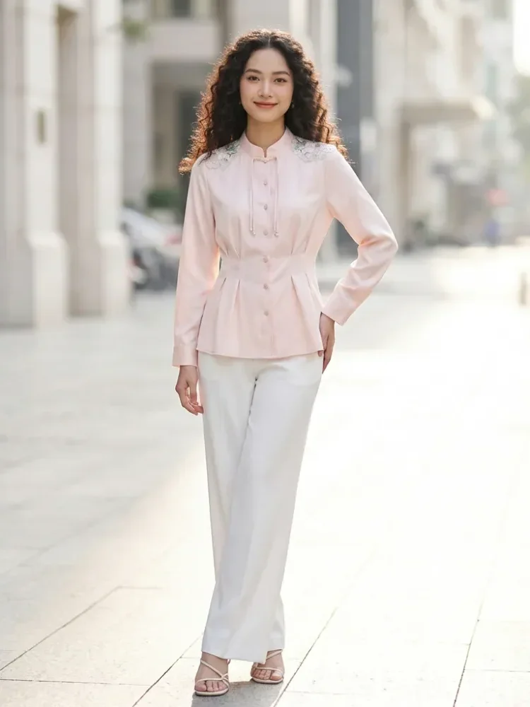 FADFAD Atasan wanita lengan panjang dengan desain bunga di bagian bahu dan pinggang pas.