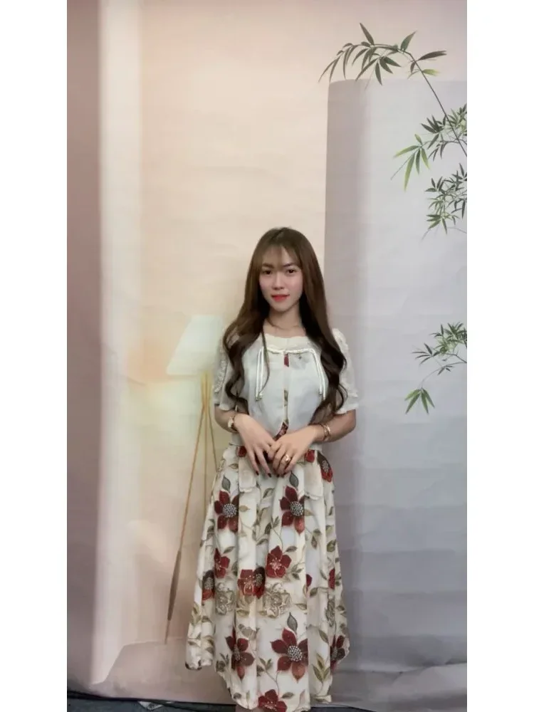 FADFAD Gaun model terbaru dengan motif bunga yang cantik dan kerah yang unik