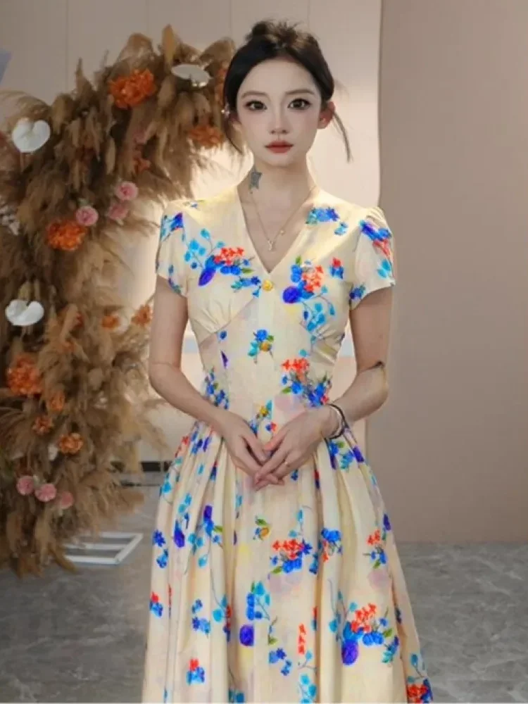FADFAD Gaun gaya korean style motif bunga manis kerah v lengan puff pendek model terbaru
