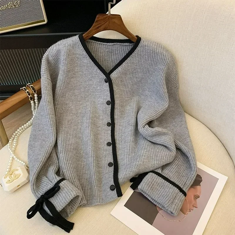 [READY STOCK]CHICMORE Atasan leher v-neck kardigan ramping lengan panjang untuk wanita