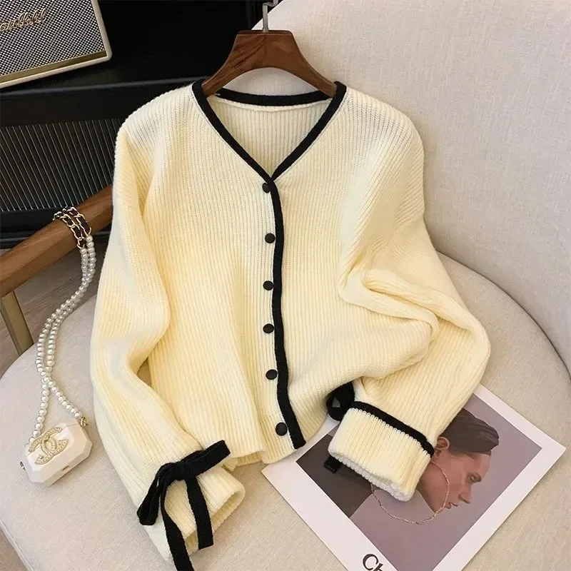 [READY STOCK]CHICMORE Atasan leher v-neck kardigan ramping lengan panjang untuk wanita